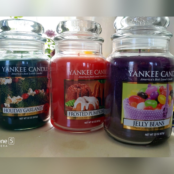 NEW UPDATE Yankee candle Rare Retired collection large jar 22oz Christmas gift - Picture 6 of 7